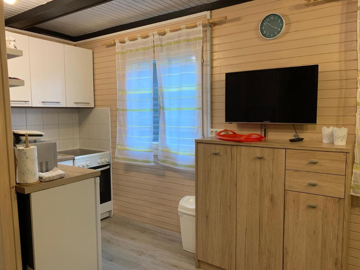 Lili Apartment Brezice Bagian luar foto